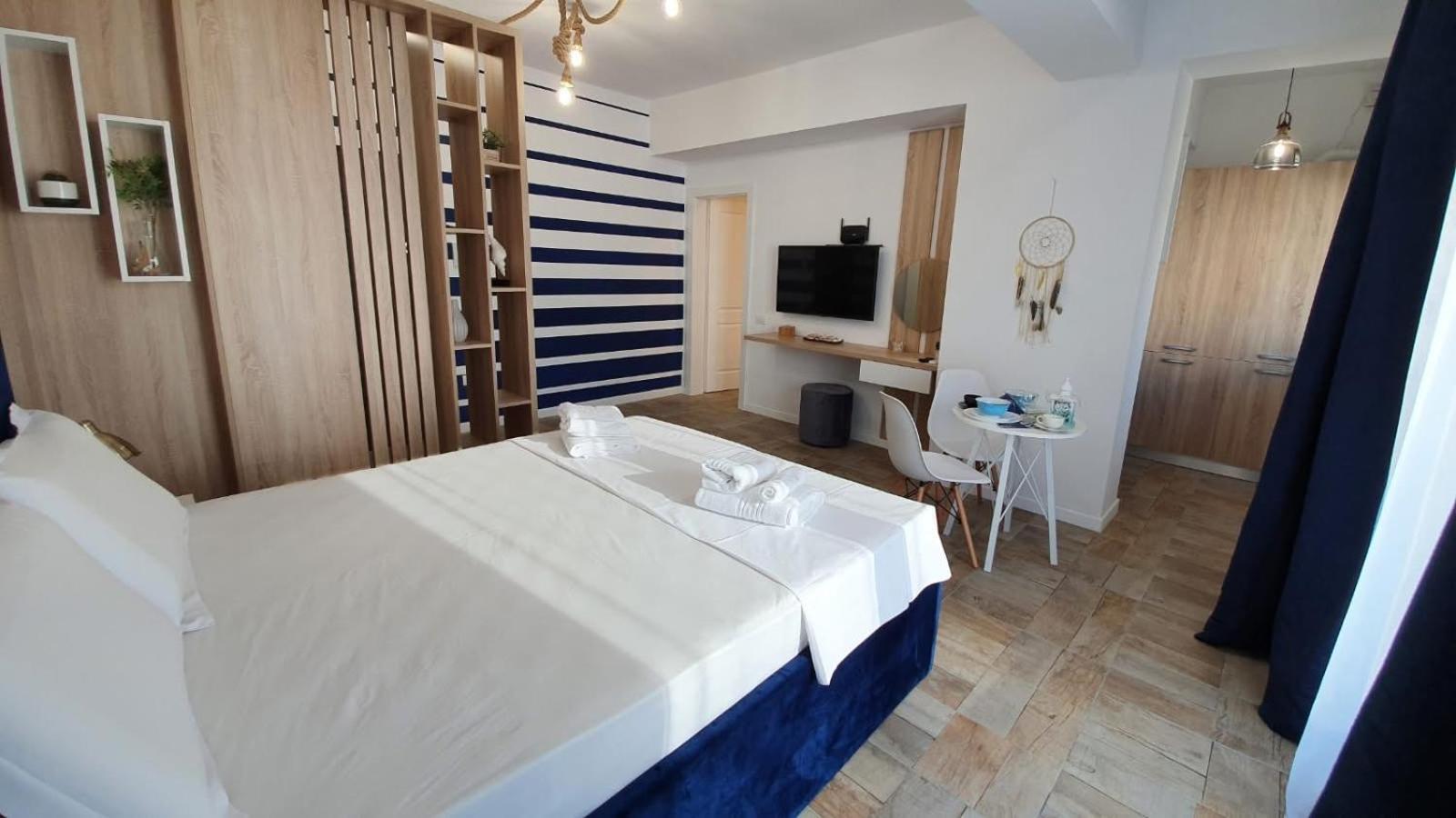 Lakeside Studio Mamaia Central Bagian luar foto